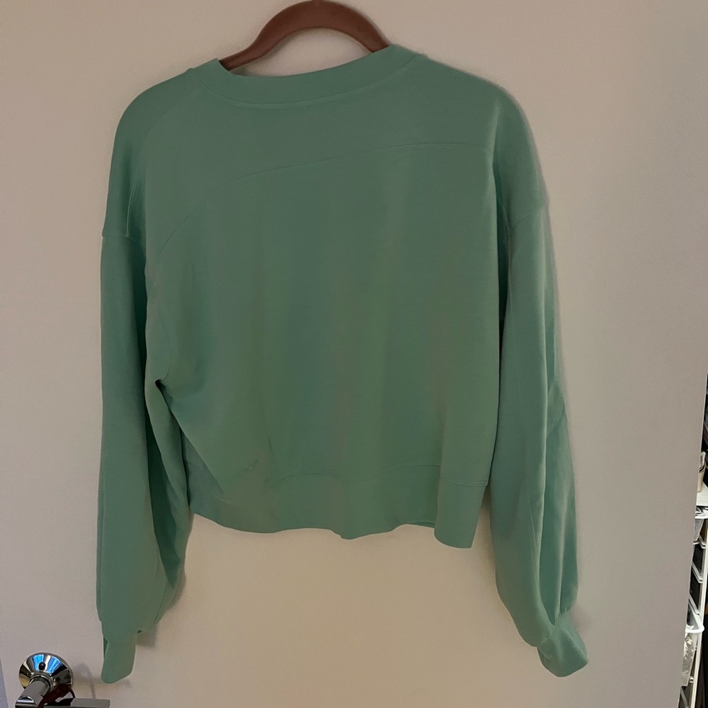 Lululemon softstreme cropped sweatshirt - Picture 3 of 6